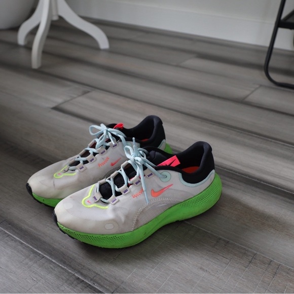 Women’s Nike React Escape Run Running Shoe, Size 10.5 - Picture 3 of 8